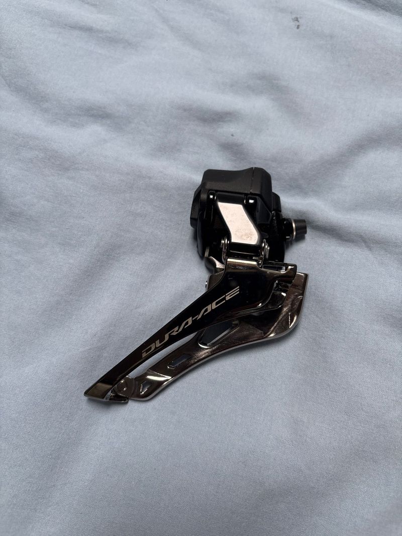 Używany Shimano Dura Ace FD-R9250 Di2 2026 Drivetrain & Pedals