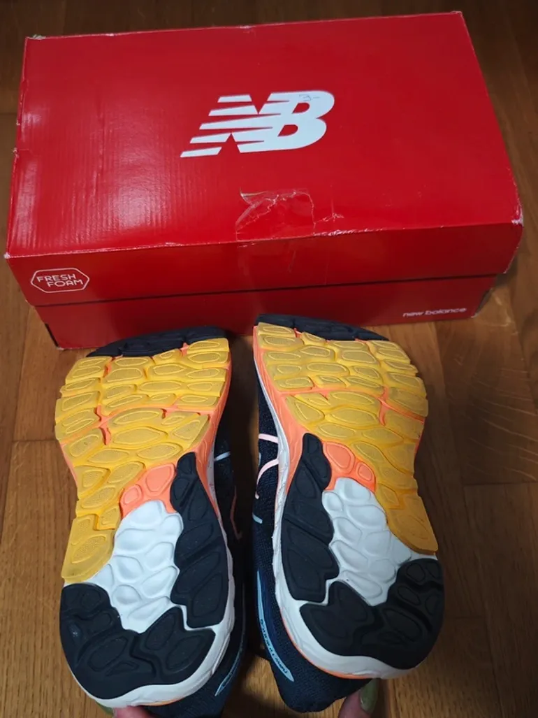Used New Balance M880M12 / 880 v12 bike — image 2 of 4