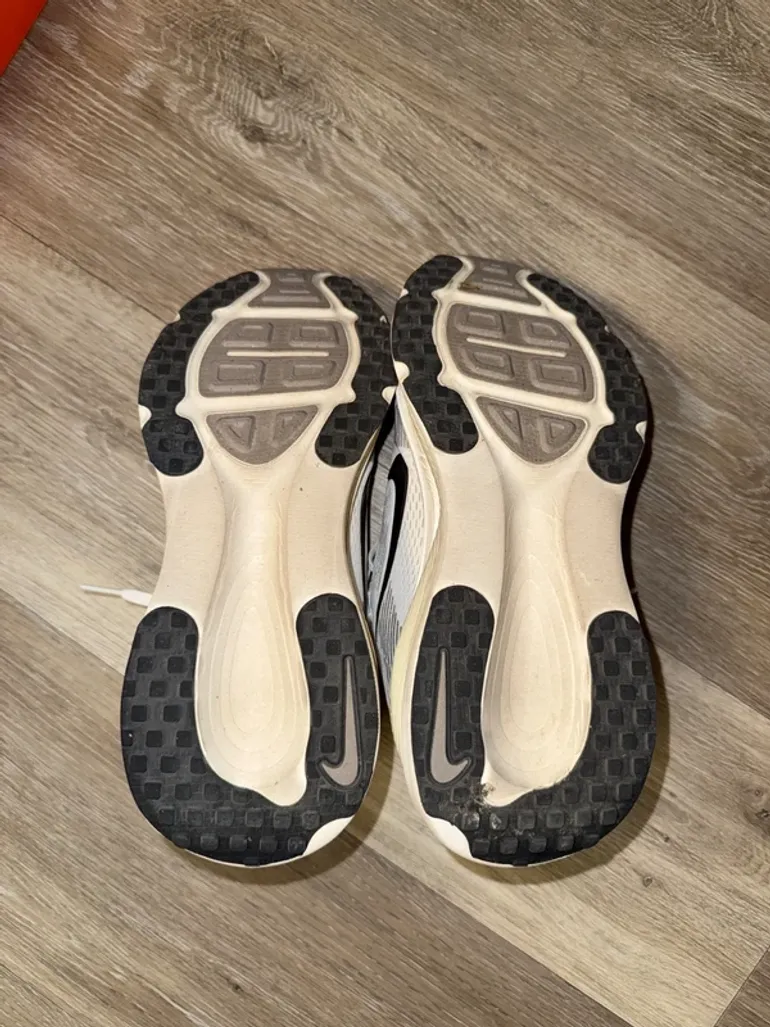 Tweedehands Nike Vomero 18 bike — afbeelding 5 van 6