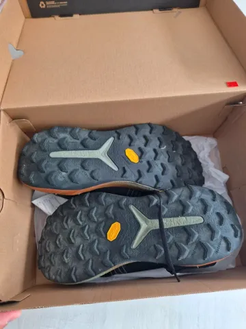 Used Saucony Xodus Ultra 4 bike — image 6 of 8