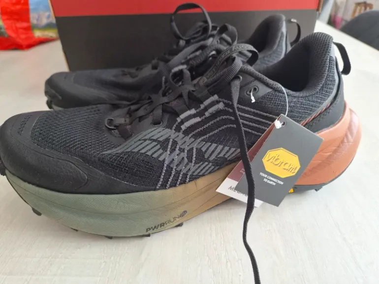 Used Saucony Xodus Ultra 4 bike — image 1 of 8