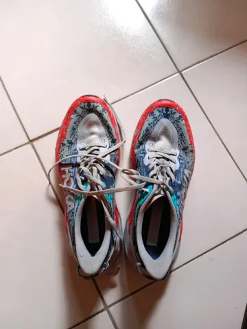Used Hoka Speedgoat 5 bike — image 2 of 3