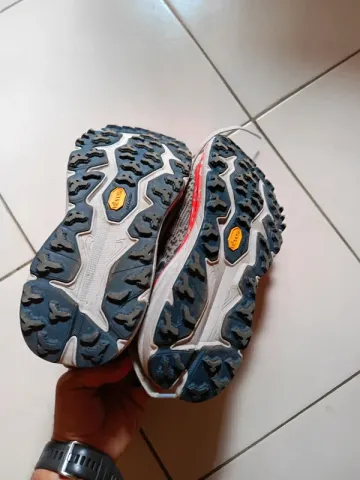 Used Hoka Speedgoat 5 bike — image 3 of 3