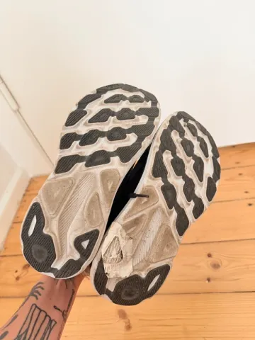 Used Hoka Clifton 9 bike — image 4 of 7