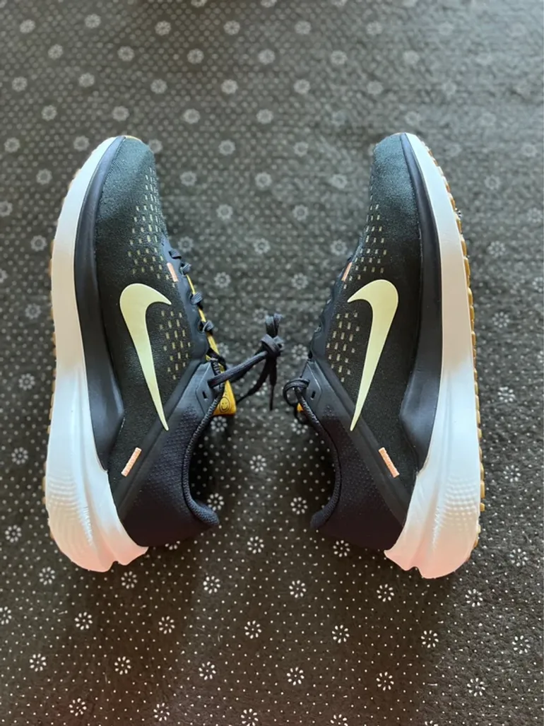 Used Nike Air Winflo 10 bike — image 2 of 4