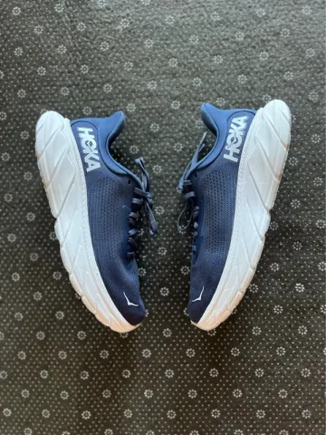 Used Hoka Arahi 7 Running Shoes
