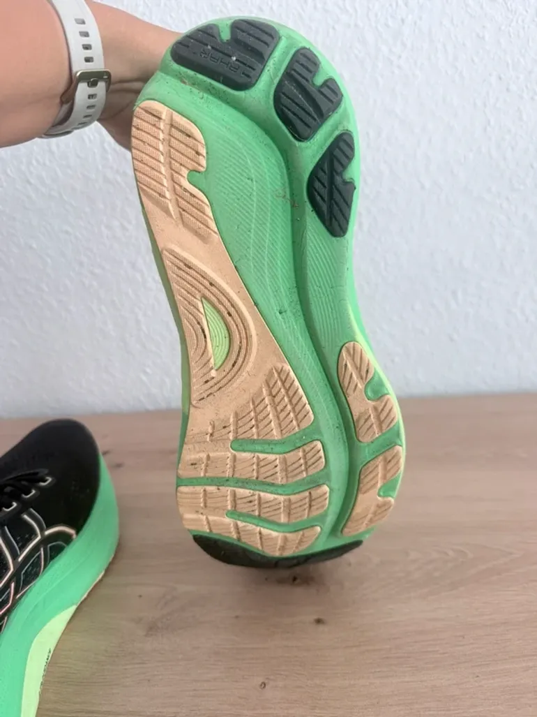 Used Premium Asics Gel-Kayano 32 bike — image 6 of 6