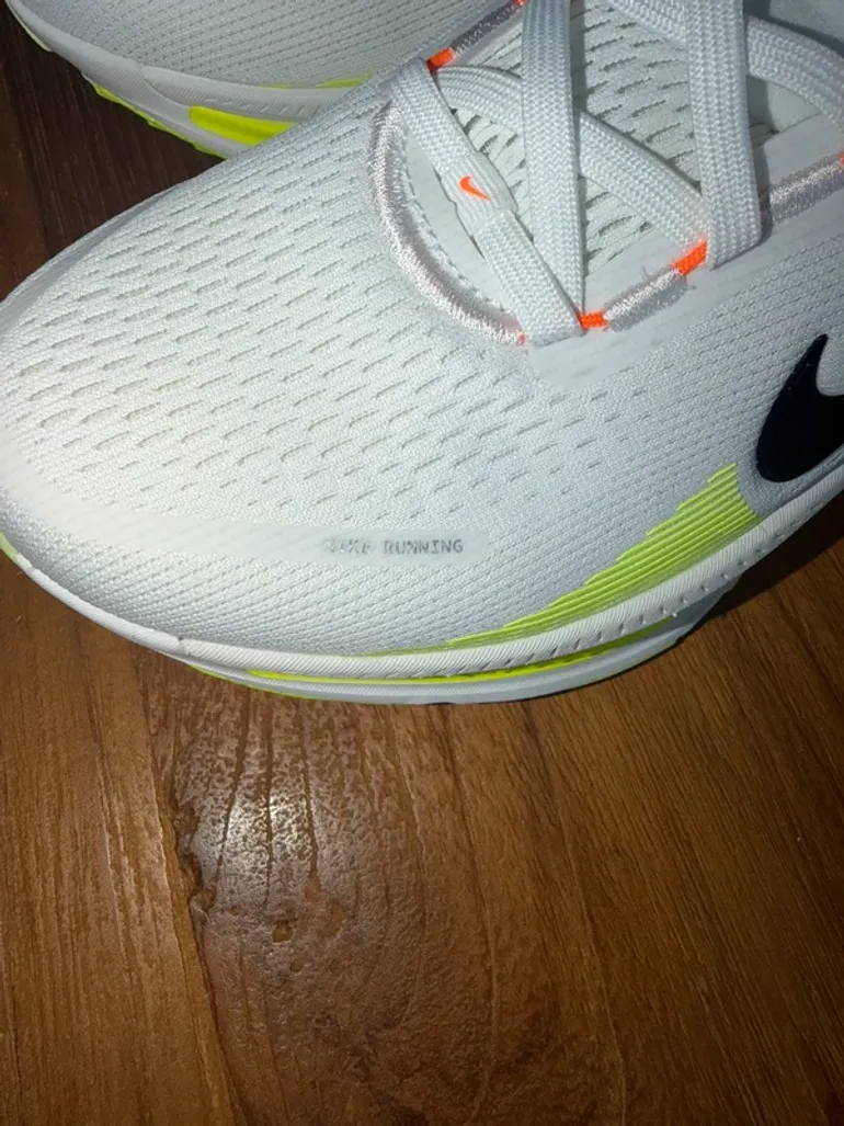 Tweedehands Nike Vomero 18 bike — afbeelding 4 van 9