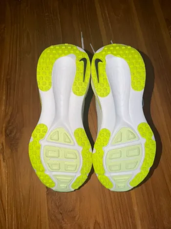 Tweedehands Nike Vomero 18 bike — afbeelding 5 van 9