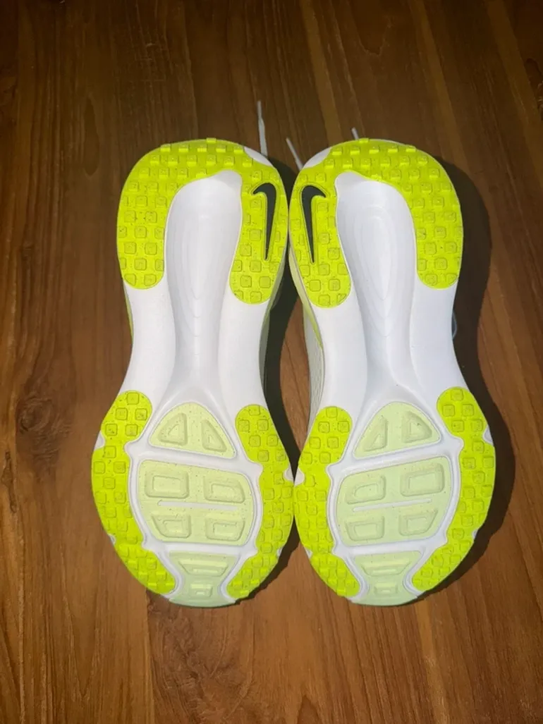 Tweedehands Nike Vomero 18 bike — afbeelding 5 van 9