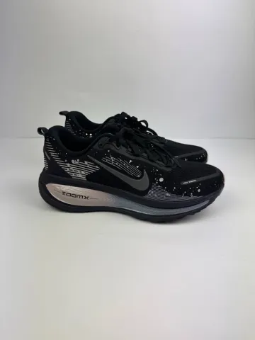 Käytetty Nike Vomero 18 SE Running Shoes