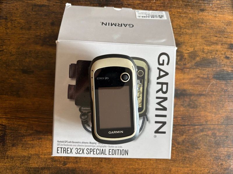Used Garmin eTrex 32x 2024 Hiking