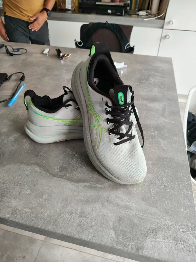 Used Asics Nimbus 28 bike — image 2 of 5