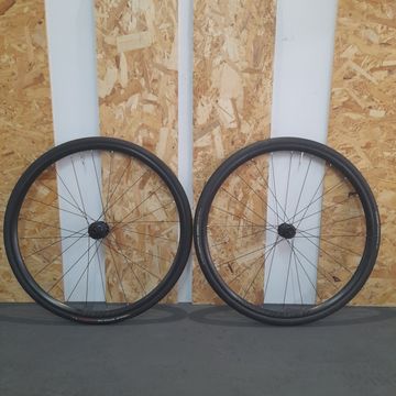 Käytetty Bontrager Paradigm Comp Wheels