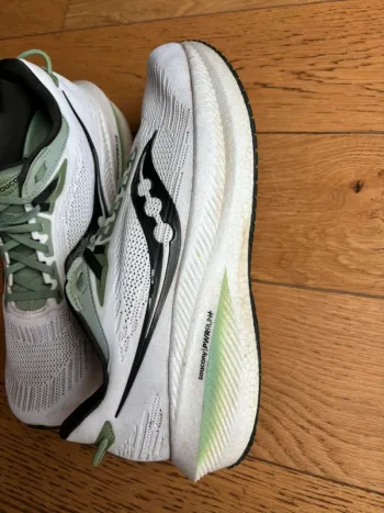 Used Saucony Triumph 21 bike — image 2 of 4