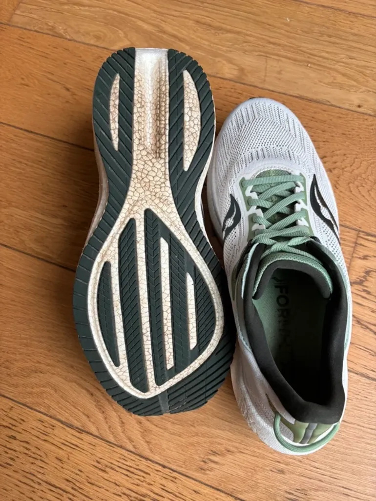 Used Saucony Triumph 21 bike — image 4 of 4