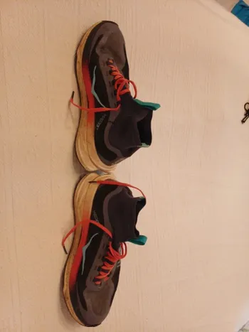 Used Hoka Tecton X3 bike — image 3 of 4