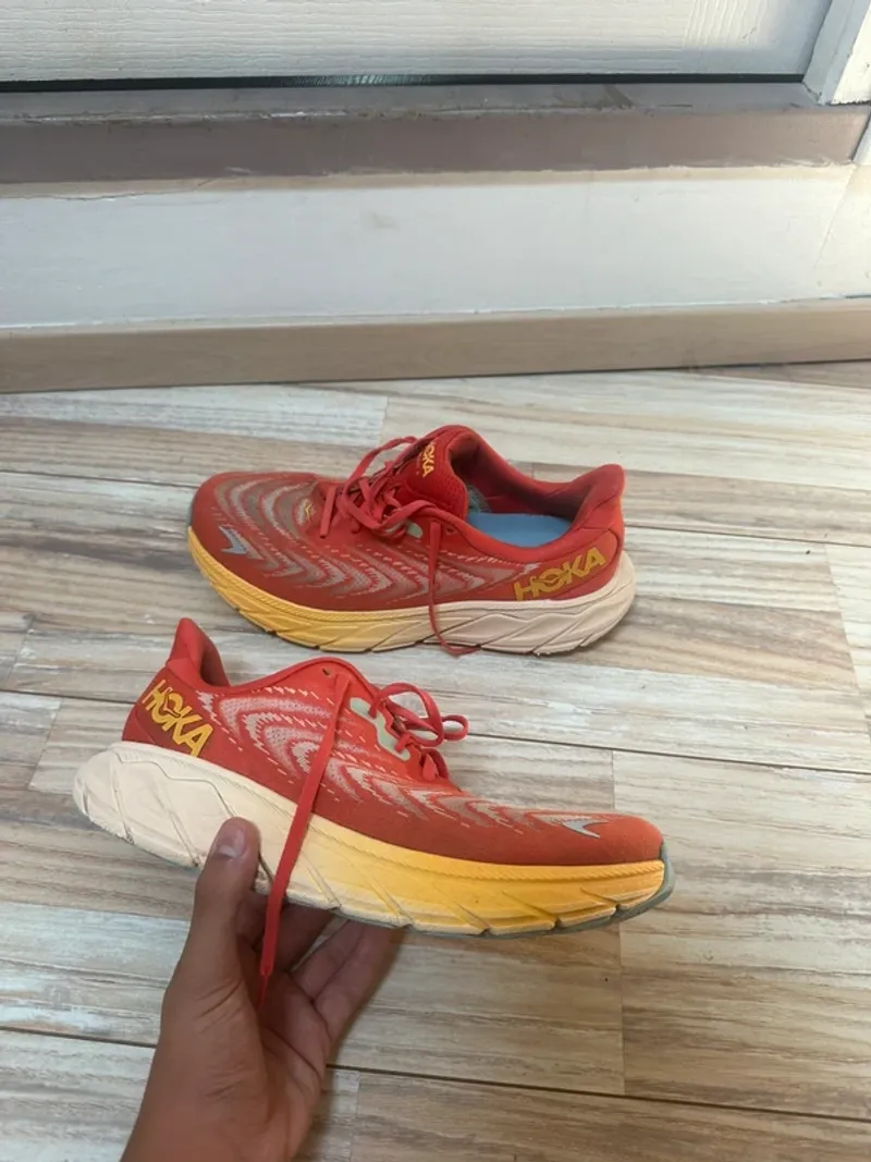 Used Orange Arahi 6 Running Shoes