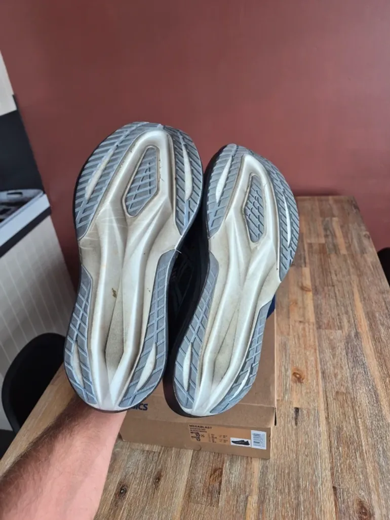 Gebrauchtes Asics Megablast bike — Bild 4 von 4