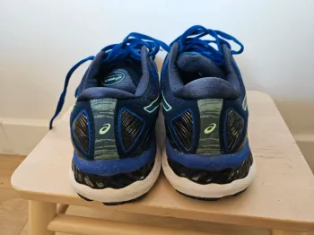 Used Asics Nimbus 23 bike — image 2 of 4