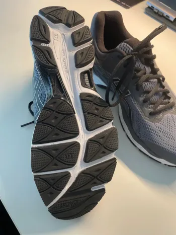 Použité Asics Sportschuhe Herren bike — obrázek 6 z 6
