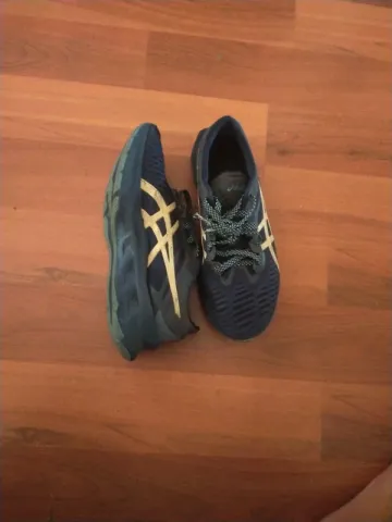 Used Asics Novablast Running Shoes
