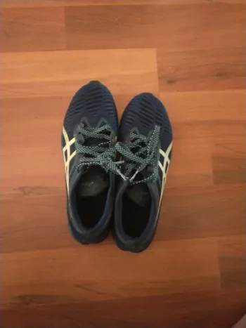 Asics Novablast bike d'occasion — image 3 sur 3