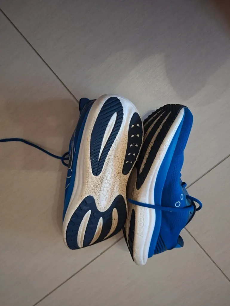 Gebrauchtes Saucony Triumph 23 bike — Bild 4 von 4