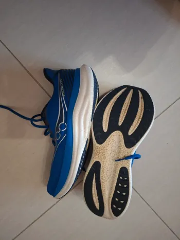 Gebrauchtes Saucony Triumph 23 bike — Bild 1 von 4