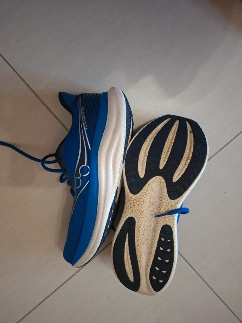 Gebrauchtes Saucony Triumph 23 Running Shoes