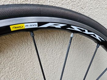 Used Mavic R-SYS bike — image 2 of 3