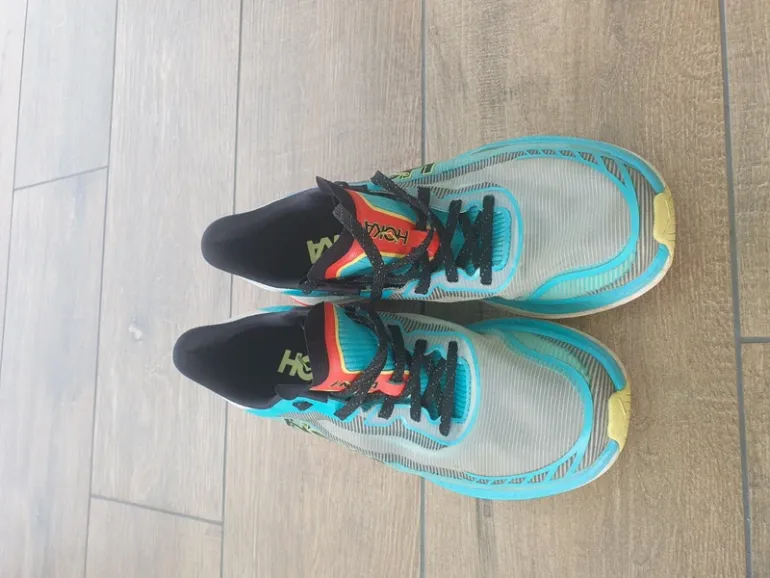 Used Hoka Running Shoes 42 2/3 bike — image 4 of 7