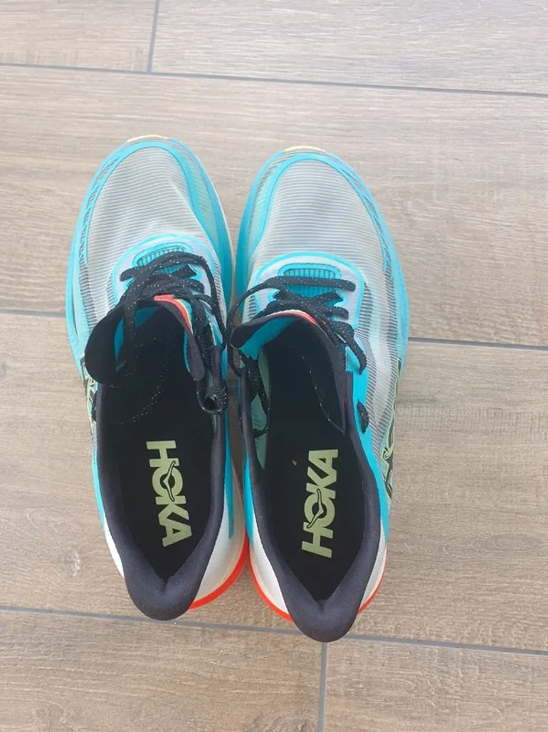 Used Hoka Running Shoes 42 2/3 bike — image 2 of 7