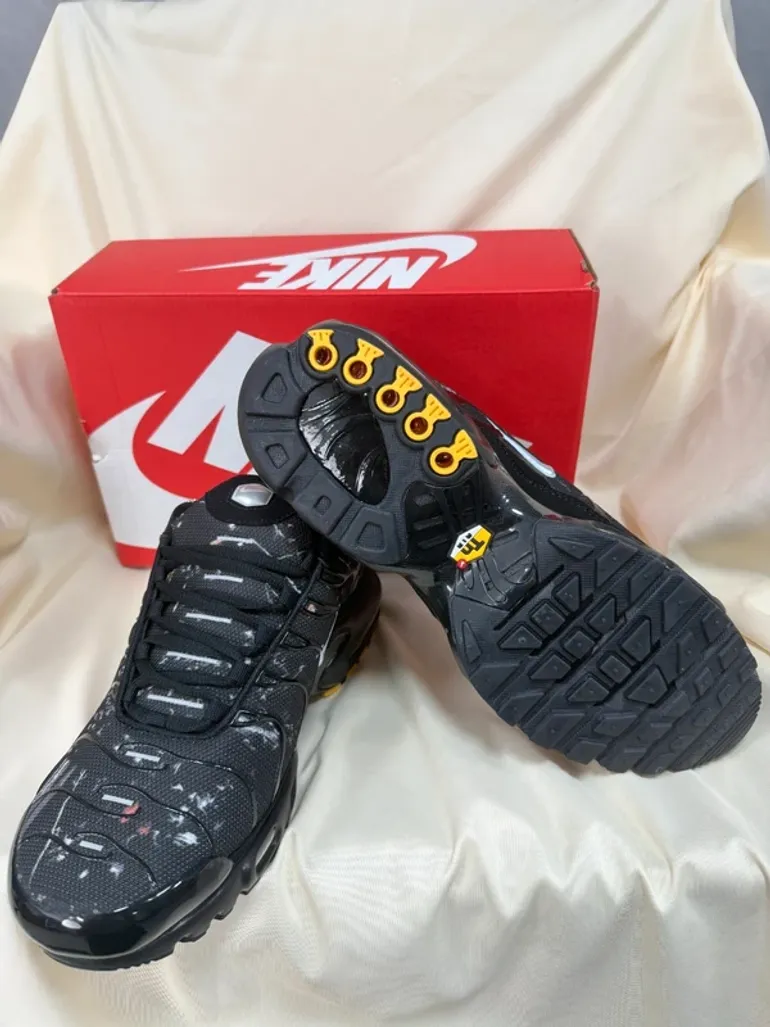 Used Nike Air Max Plus TN bike — image 3 of 6