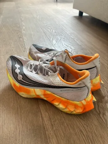 Käytetty Saucony Endorphin Pro 4 bike — kuva 1 / 4