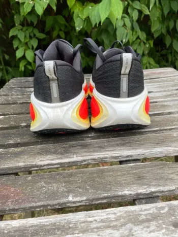 Tweedehands Nike Vomero Plus bike — afbeelding 4 van 9