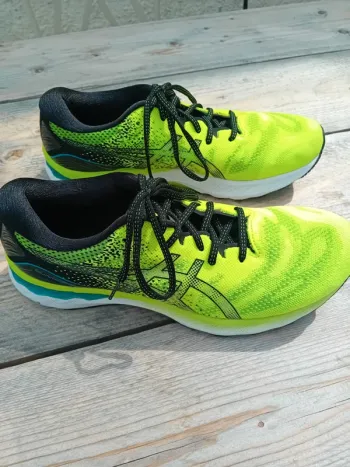 Used Asics Nimbus 23 bike — image 3 of 4