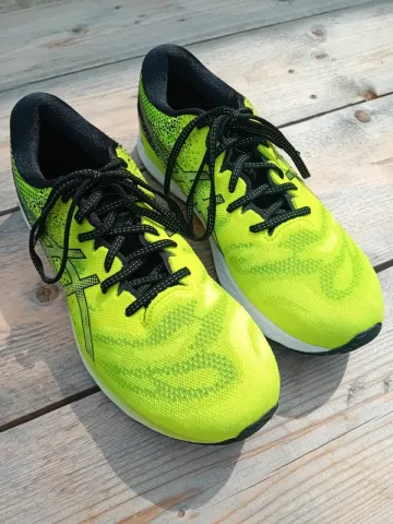 Used Asics Nimbus 23 Running Shoes