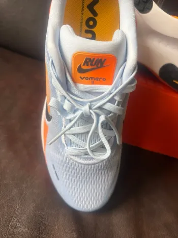 Tweedehands Nike Zoom Vomero 18 bike — afbeelding 3 van 7