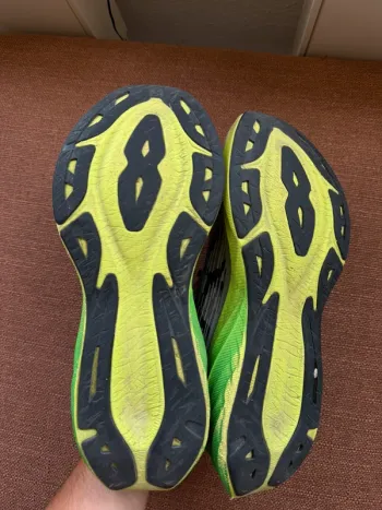 Asics Novablast 3 bike usato — immagine 6 di 8