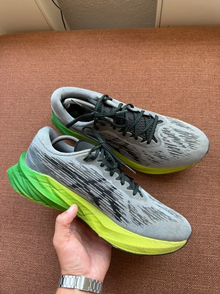 Asics Novablast 3 bike usato — immagine 5 di 8