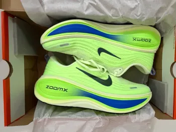 Tweedehands Nike Vomero Plus bike — afbeelding 4 van 5