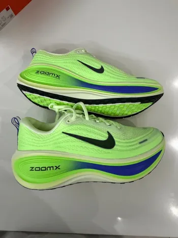 Tweedehands Nike Vomero Plus bike — afbeelding 1 van 5