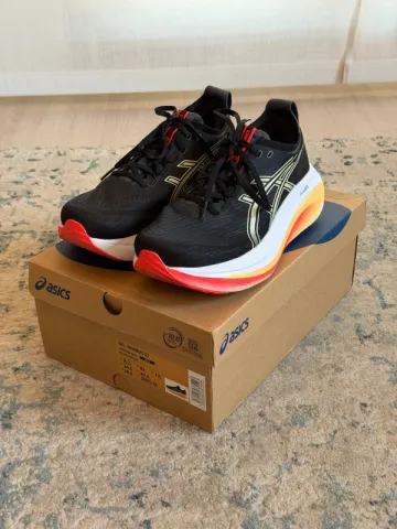 Used Premium Gel-Nimbus 27 Running Shoes