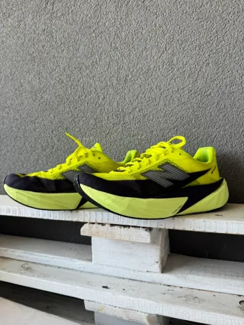 Tweedehands New Balance Rebel V5 bike — afbeelding 3 van 7
