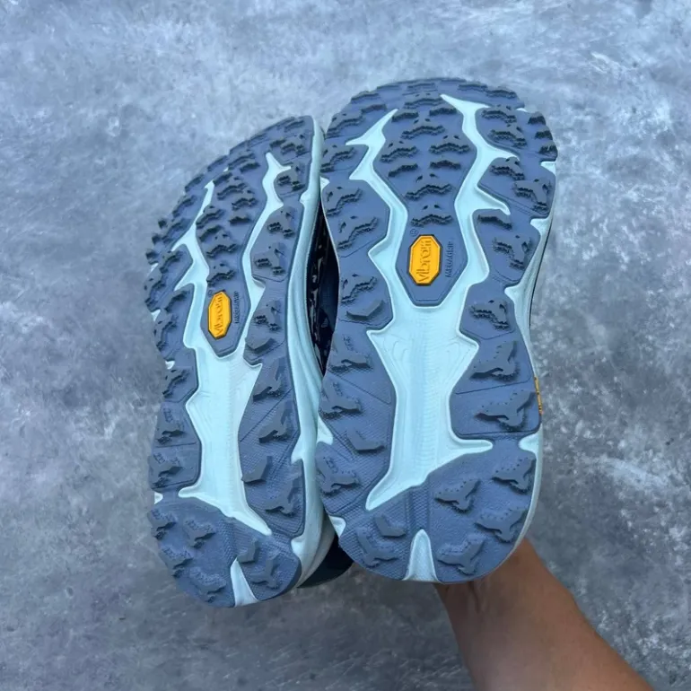 Used Hoka Speedgoat 6 Mid GTX bike — image 3 of 6