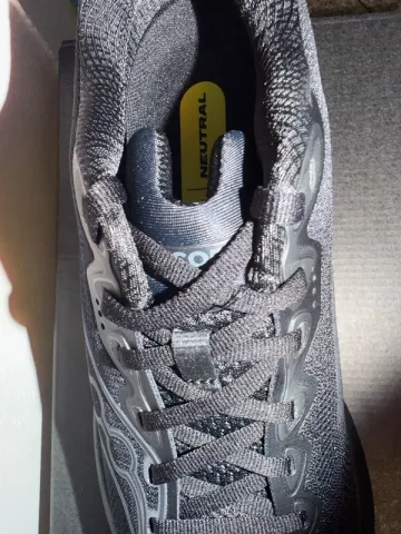 Used Saucony Baskets bike — image 4 of 6
