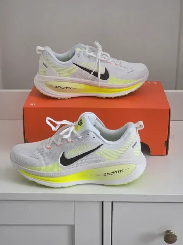 Used Pegasus Vomero 18 Running Shoes