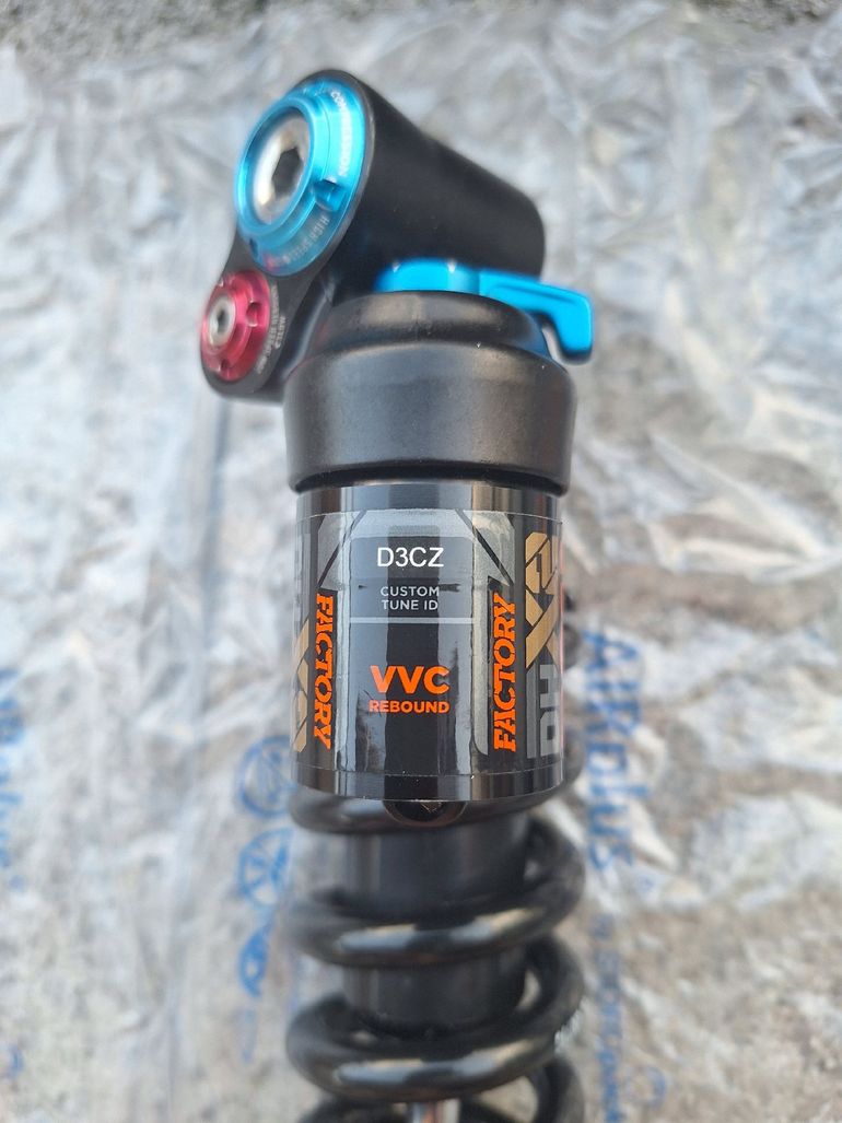 Brugt Fox DHX2 Factory 2021 bike — billede 2 af 8