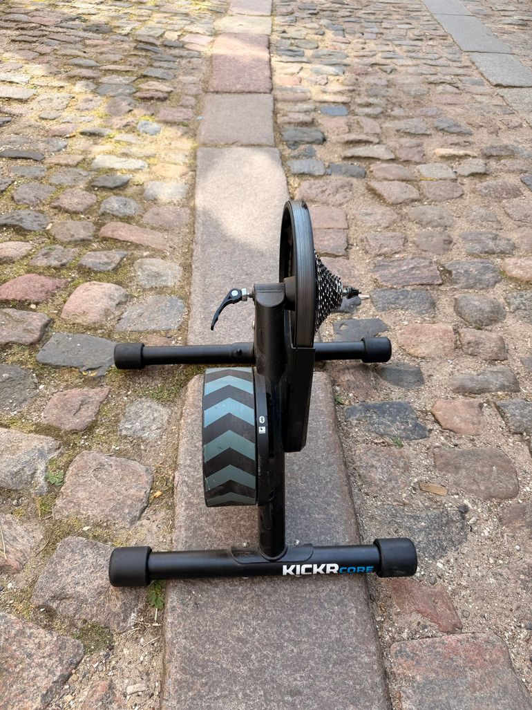Brugt Wahoo KICKR CORE bike — billede 3 af 3